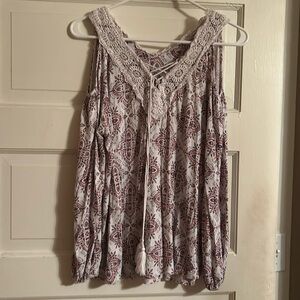 Time and Tru cold shoulder top with lace design and tassels size Large